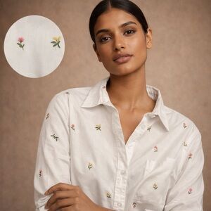 Old Navy Cropped Floral Embroidered Button Down Shirt Size M